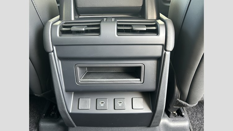 2024 認定中古車 Land Rover Defender 110 フジホワイト D350 ディーゼルマイルドハイブリッド S