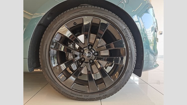 2023 認定中古車 Land Rover Range Rover Sport ジオラグリーン 3.0リッター6気筒400PSターボチャージドガソリンMHEV（オートマチック） FIRST EDITION