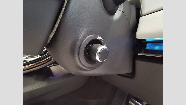 2023 認定中古車 Land Rover Range Rover Sport ジオラグリーン 3.0リッター6気筒400PSターボチャージドガソリンMHEV（オートマチック） FIRST EDITION