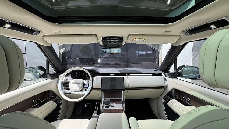 2025 SKLADOVÉ VOZIDLÁ Land Rover Range Rover Santorini Black D350 HSE SWB