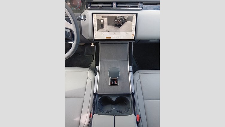 2025 SKLADOVÉ VOZIDLÁ Land Rover Range Rover Velar Charente Grey 2.0D 200PS D200 MHEV Dynamic SE AWD Auto - GRAPHITE EDITION 