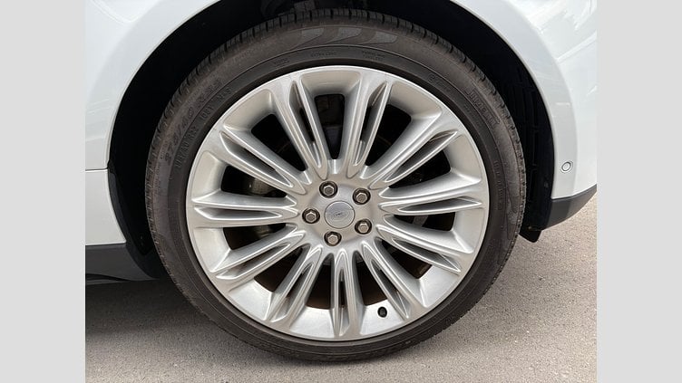 2019 認定中古車 Land Rover Range Rover ユーロンホワイト 3.0リッターTDV6ディーゼル（258 PS） スタンダードホイールベース VOGUE