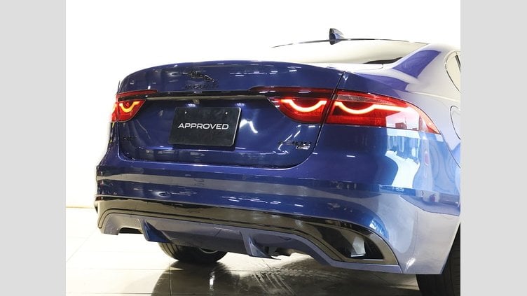 2020 認定中古車 Jaguar XF ブルーファイアブルー P300 AWD（オートマチック） SALOON R-DYNAMIC SE
