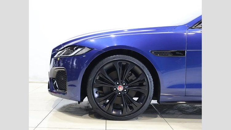 2020 認定中古車 Jaguar XF ブルーファイアブルー P300 AWD（オートマチック） SALOON R-DYNAMIC SE