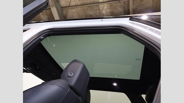 2024 認定中古車 Land Rover Range Rover Evoque フジホワイト プラグインハイブリッド（ガソリン） Standard Wheelbase DYNAMIC HSE