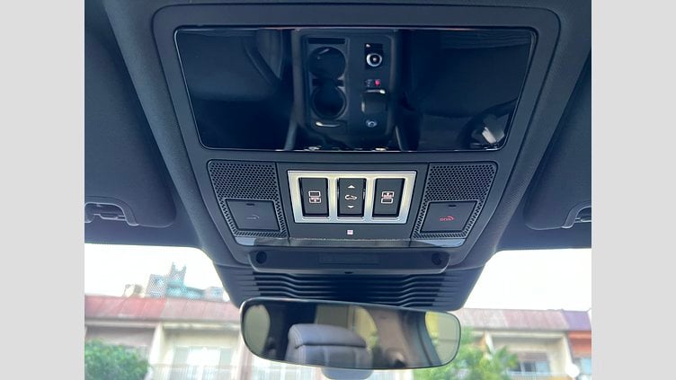 2024 認定中古車 Land Rover Discovery サントリーニブラック D350マイルドハイブリッド（ディーゼル） Dynamic HSE