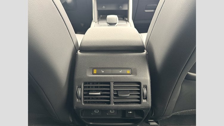 2024 Approved Land Rover Discovery Sport Fuji White D200 Diesel MHEV Standardowy rozstaw osi S