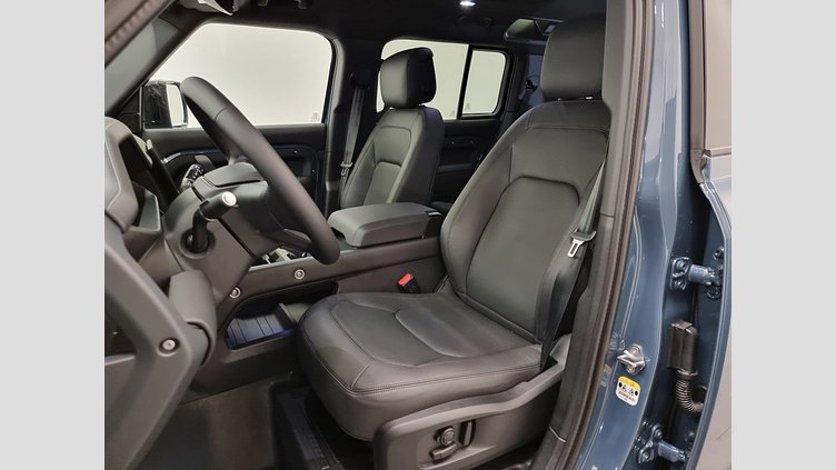 2025 Nova vozila Land Rover Defender 110 Tasman Blue D250 AWD AUTOMATIC MHEV X-DYNAMIC SE 