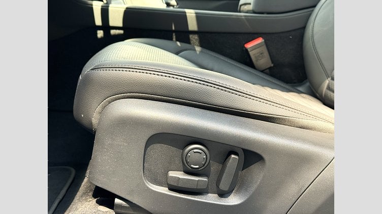 2024 Approved Land Rover Discovery Sport Fuji White 2.0 litre i4D​ S
