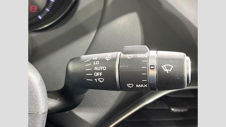 2015 認定中古車 Jaguar XE Yulong White 2WD プレステージ