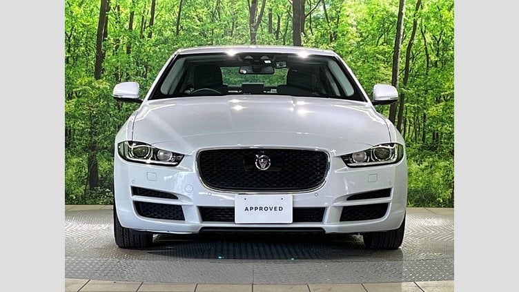 2015 認定中古車 Jaguar XE Yulong White 2WD プレステージ