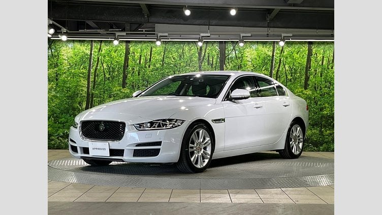 2015 認定中古車 Jaguar XE Yulong White 2WD プレステージ