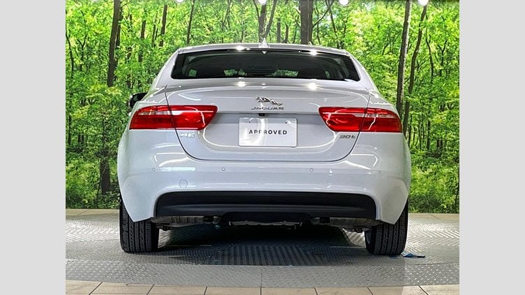2015 認定中古車 Jaguar XE Yulong White 2WD プレステージ