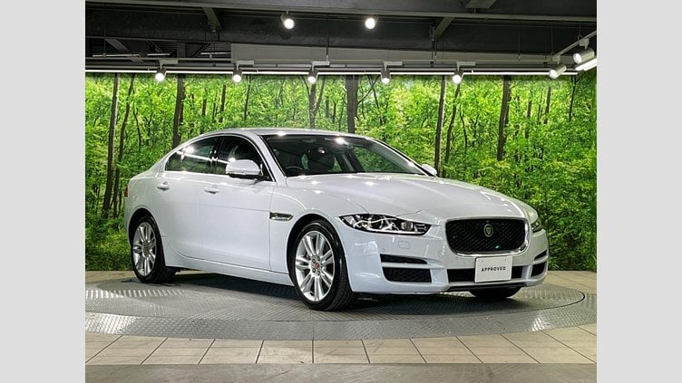 2015 認定中古車 Jaguar XE Yulong White 2WD プレステージ