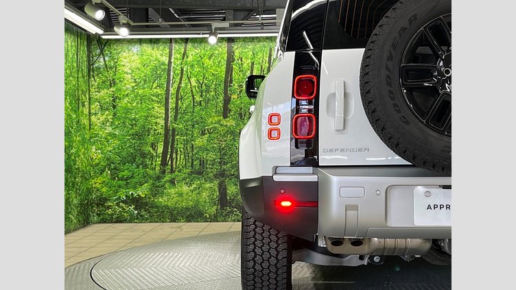 2023 認定中古車 Land Rover Defender 110 フジホワイト D300 AWD（AT） S