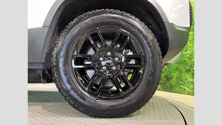 2023 認定中古車 Land Rover Defender 110 フジホワイト D300 AWD（AT） S
