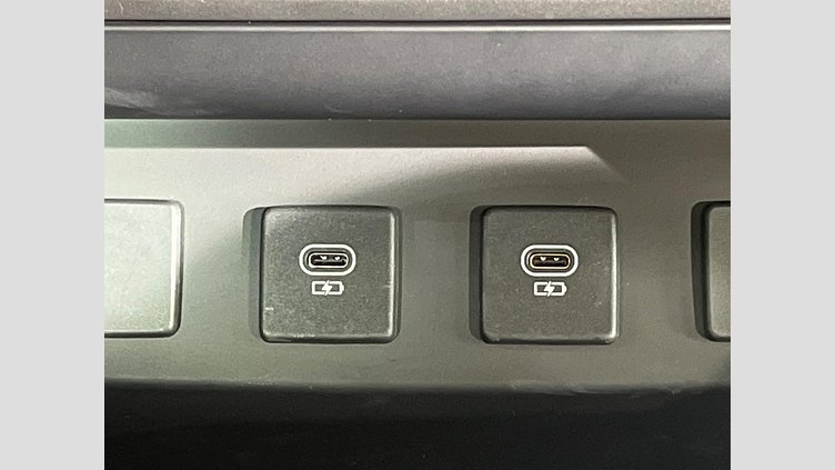 2023 認定中古車 Land Rover Defender 110 フジホワイト D300 AWD（AT） S