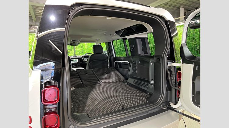 2023 認定中古車 Land Rover Defender 110 フジホワイト D300 AWD（AT） S