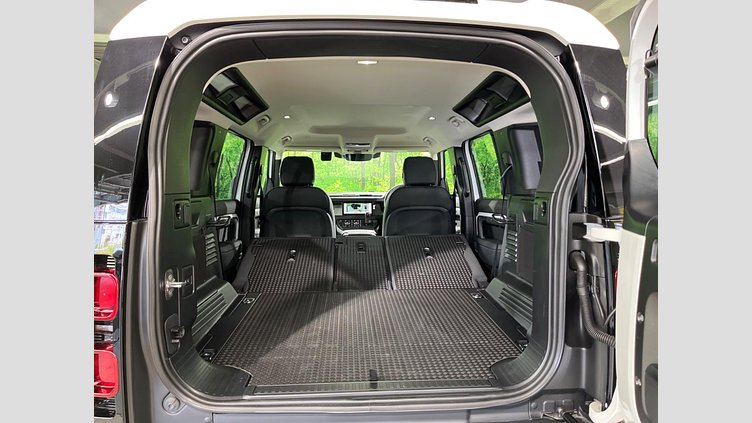 2023 認定中古車 Land Rover Defender 110 フジホワイト D300 AWD（AT） S