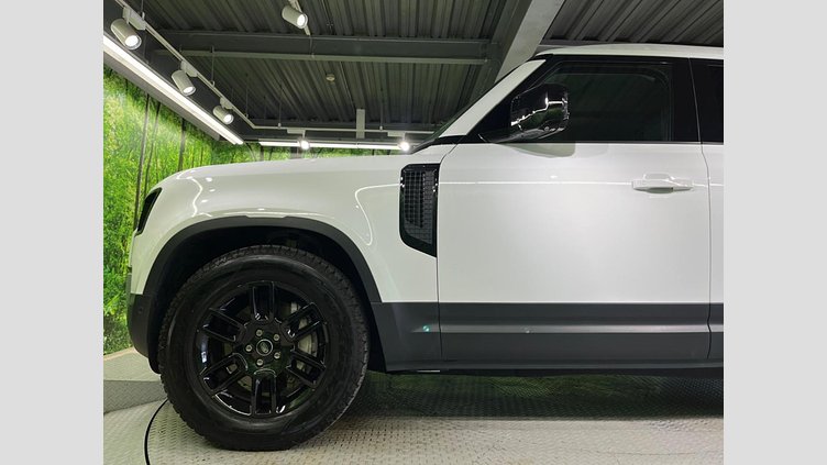 2023 認定中古車 Land Rover Defender 110 フジホワイト D300 AWD（AT） S