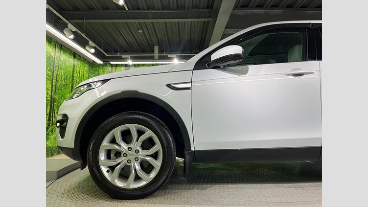 2015 認定中古車 Land Rover Discovery Sport Yulong White 2.0 litre Si4 Petrol HSE