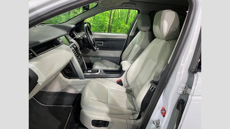 2015 認定中古車 Land Rover Discovery Sport Yulong White 2.0 litre Si4 Petrol HSE