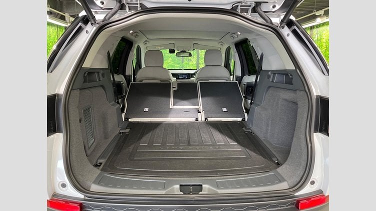 2015 認定中古車 Land Rover Discovery Sport Yulong White 2.0 litre Si4 Petrol HSE