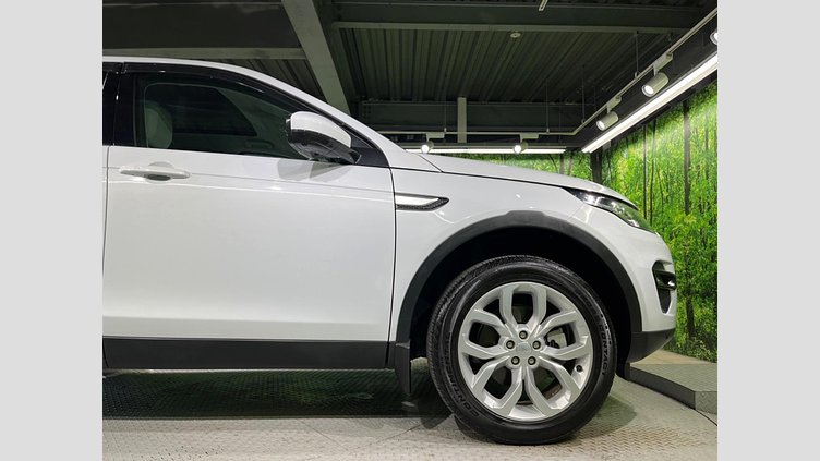 2015 認定中古車 Land Rover Discovery Sport Yulong White 2.0 litre Si4 Petrol HSE