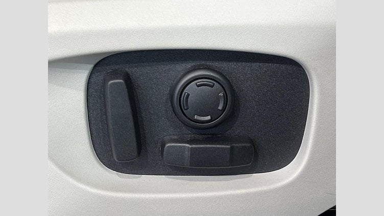 2015 認定中古車 Land Rover Discovery Sport Yulong White 2.0 litre Si4 Petrol HSE