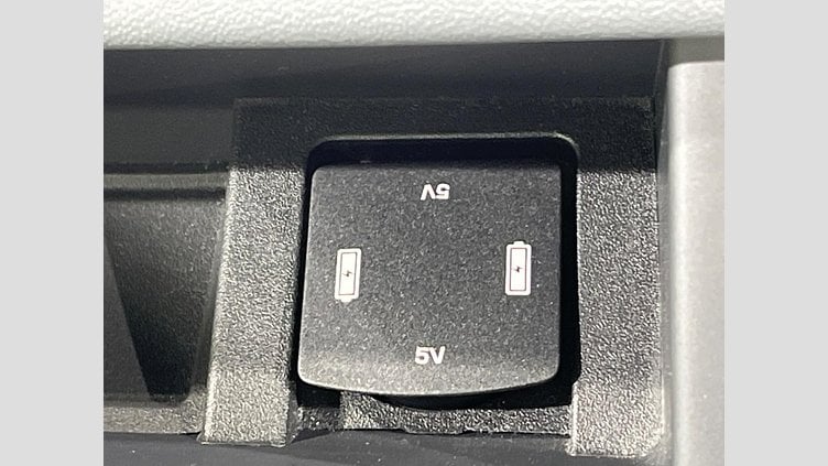 2015 認定中古車 Land Rover Discovery Sport Yulong White 2.0 litre Si4 Petrol HSE