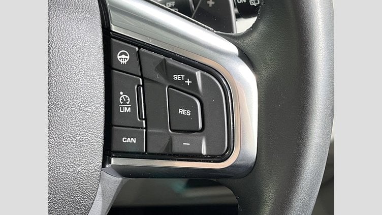 2015 認定中古車 Land Rover Discovery Sport Yulong White 2.0 litre Si4 Petrol HSE