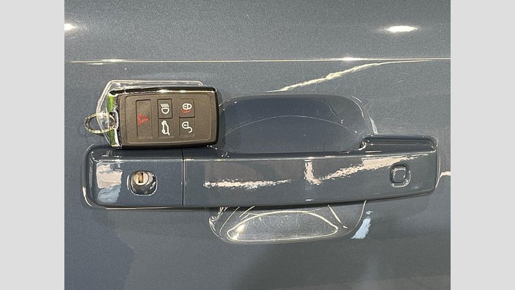 2023 認定中古車 Land Rover Defender 110 タスマンブルー D300 AWD（AT） X-DYNAMIC SE