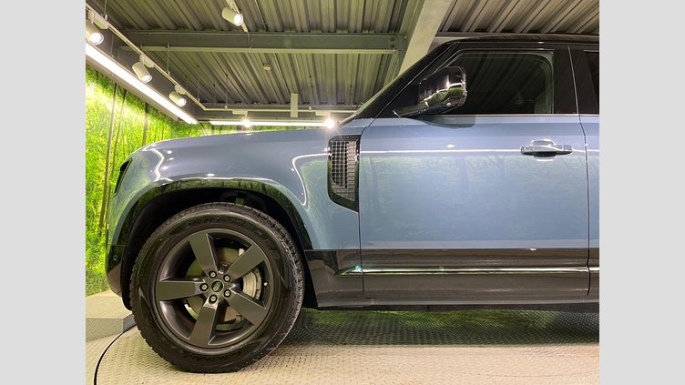 2023 認定中古車 Land Rover Defender 110 タスマンブルー D300 AWD（AT） X-DYNAMIC SE
