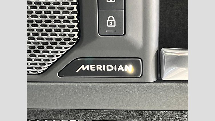 2023 認定中古車 Land Rover Defender 110 タスマンブルー D300 AWD（AT） X-DYNAMIC SE