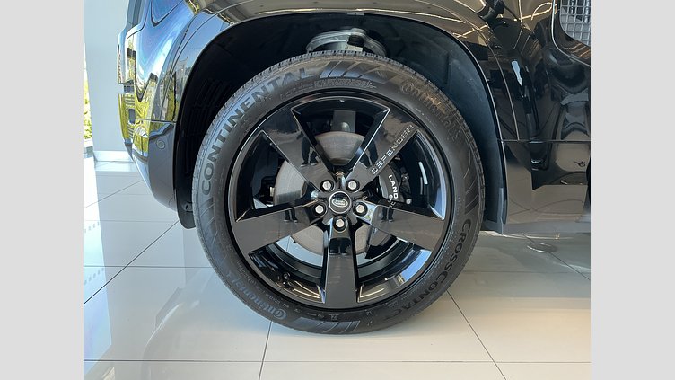 2023 認定中古車 Land Rover Defender 110 サントリーニブラック P525 AWD (AT) V8