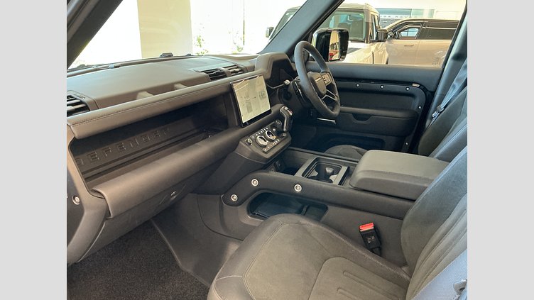 2023 認定中古車 Land Rover Defender 110 サントリーニブラック P525 AWD (AT) V8