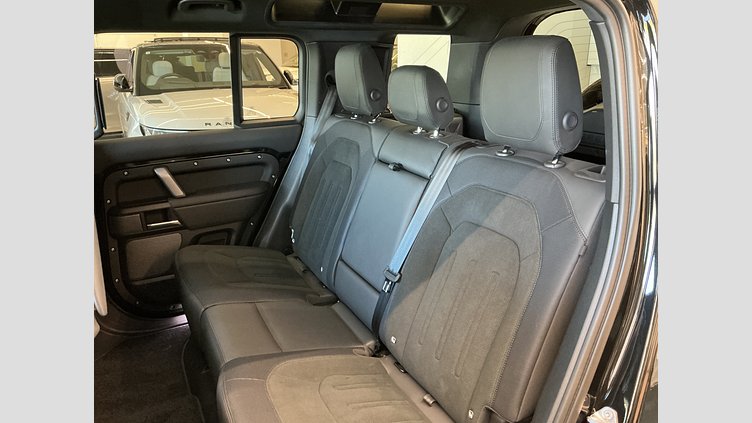 2023 認定中古車 Land Rover Defender 110 サントリーニブラック P525 AWD (AT) V8