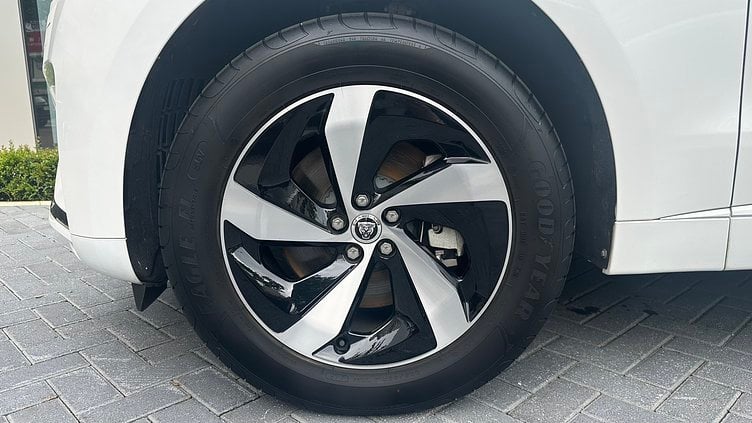 2025 認證中古車 Jaguar F-Pace Ostuni Pearl White P250 R-Dynamic S