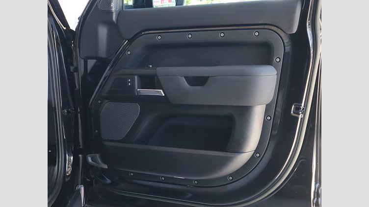 2022 認定中古車 Land Rover Defender 110 サントリーニブラック P300 AWD（AT） ベースグレード