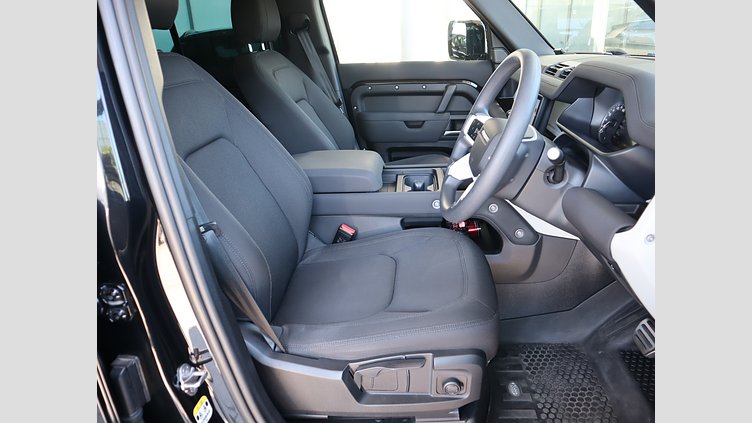 2022 認定中古車 Land Rover Defender 110 サントリーニブラック P300 AWD（AT） ベースグレード