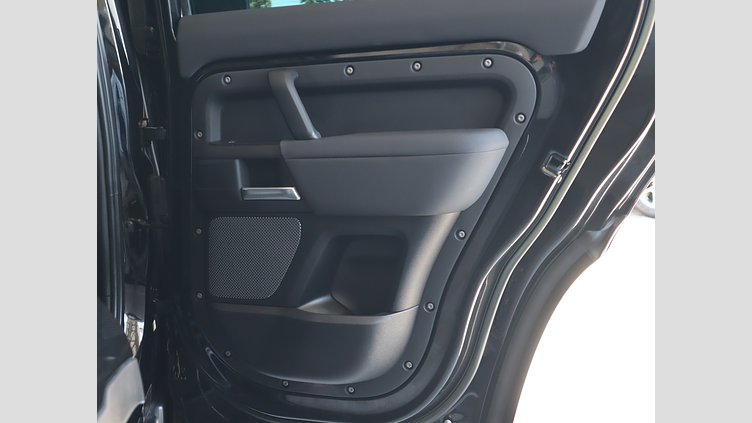 2022 認定中古車 Land Rover Defender 110 サントリーニブラック P300 AWD（AT） ベースグレード