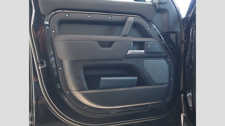 2022 認定中古車 Land Rover Defender 110 サントリーニブラック P300 AWD（AT） ベースグレード