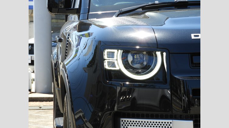 2022 認定中古車 Land Rover Defender 110 サントリーニブラック P300 AWD（AT） ベースグレード