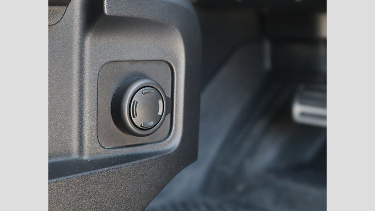 2022 認定中古車 Land Rover Defender 110 サントリーニブラック P300 AWD（AT） ベースグレード