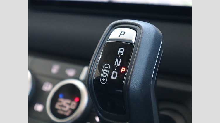 2022 認定中古車 Land Rover Defender 110 サントリーニブラック P300 AWD（AT） ベースグレード