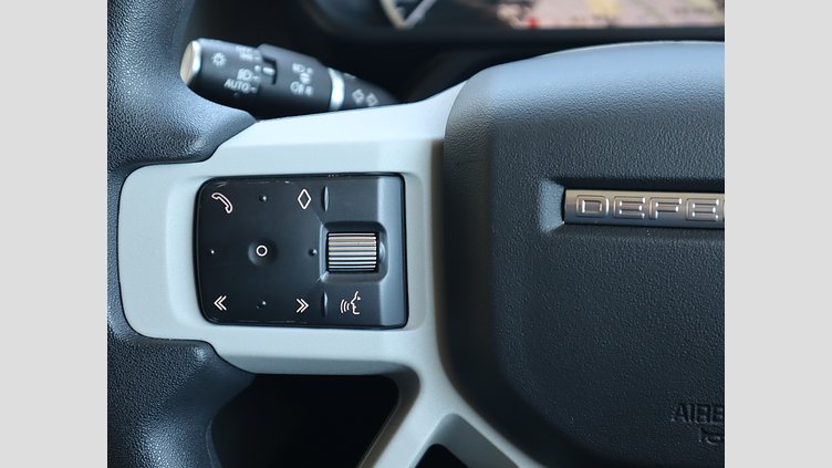 2022 認定中古車 Land Rover Defender 110 サントリーニブラック P300 AWD（AT） ベースグレード