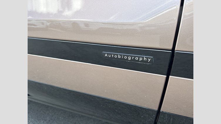 2023 認定中古車 Land Rover Range Rover Evoque コリンシアンブロンズ P250（ガソリン） スタンダードホイールベース AUTOBIOGRAPHY