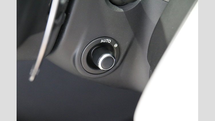 2024 認定中古車 Land Rover Range Rover Velar オストゥーニパールホワイト D200マイルドハイブリッド（ディーゼル） Dynamic SE