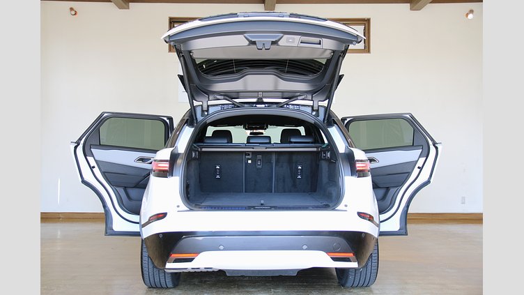 2024 認定中古車 Land Rover Range Rover Velar オストゥーニパールホワイト D200マイルドハイブリッド（ディーゼル） Dynamic SE