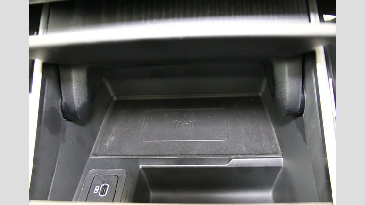 2024 認定中古車 Land Rover Range Rover Velar オストゥーニパールホワイト D200マイルドハイブリッド（ディーゼル） Dynamic SE